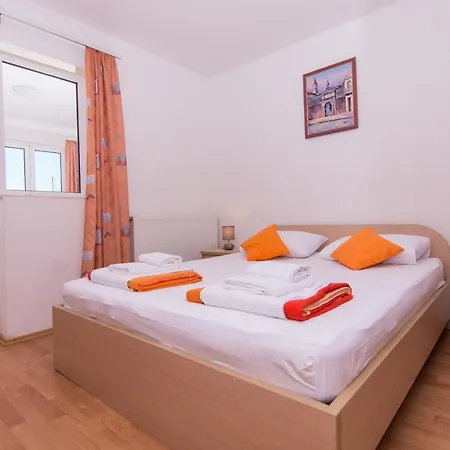 Jadran 2 Трогир
