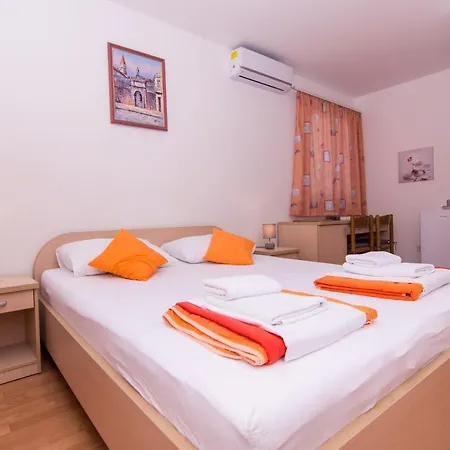 Jadran 2 Guest house Trogir
