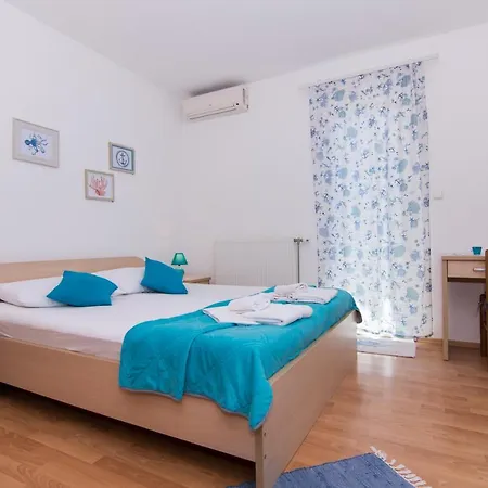 Jadran 2 Гостевой дом Трогир