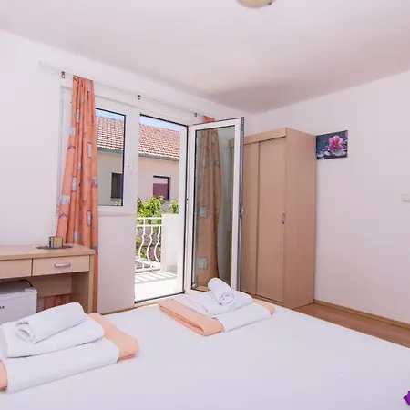 Jadran 2 * Трогир