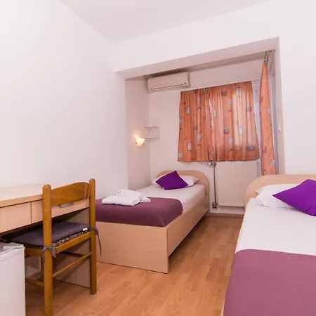 Jadran 2 * Трогир