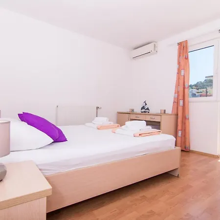 Jadran 2 * Трогир