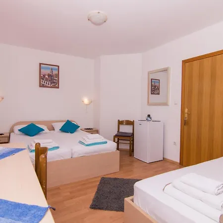 Jadran 2 * Трогир