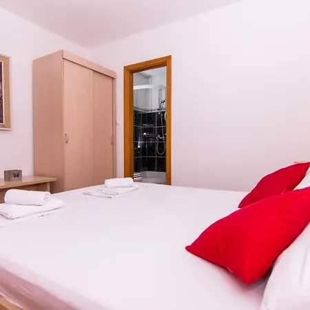 Jadran 2 * Трогир
