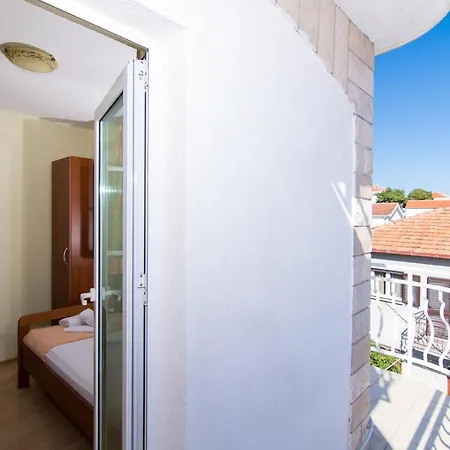 Jadran 2 Гостевой дом Трогир
