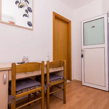 Jadran 2 Трогир