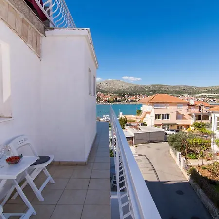 Guest house Jadran 2 *